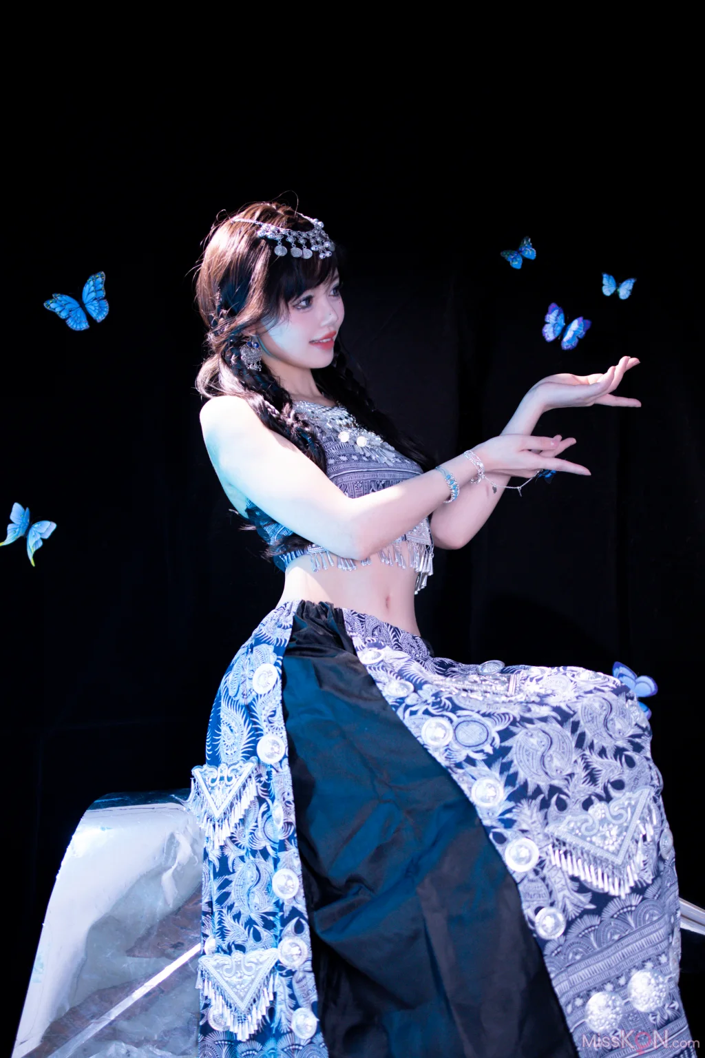 Coser@千反田鹿子: 苗疆蓝蝶 (52 ảnh) - ( Page 1 / 2 )