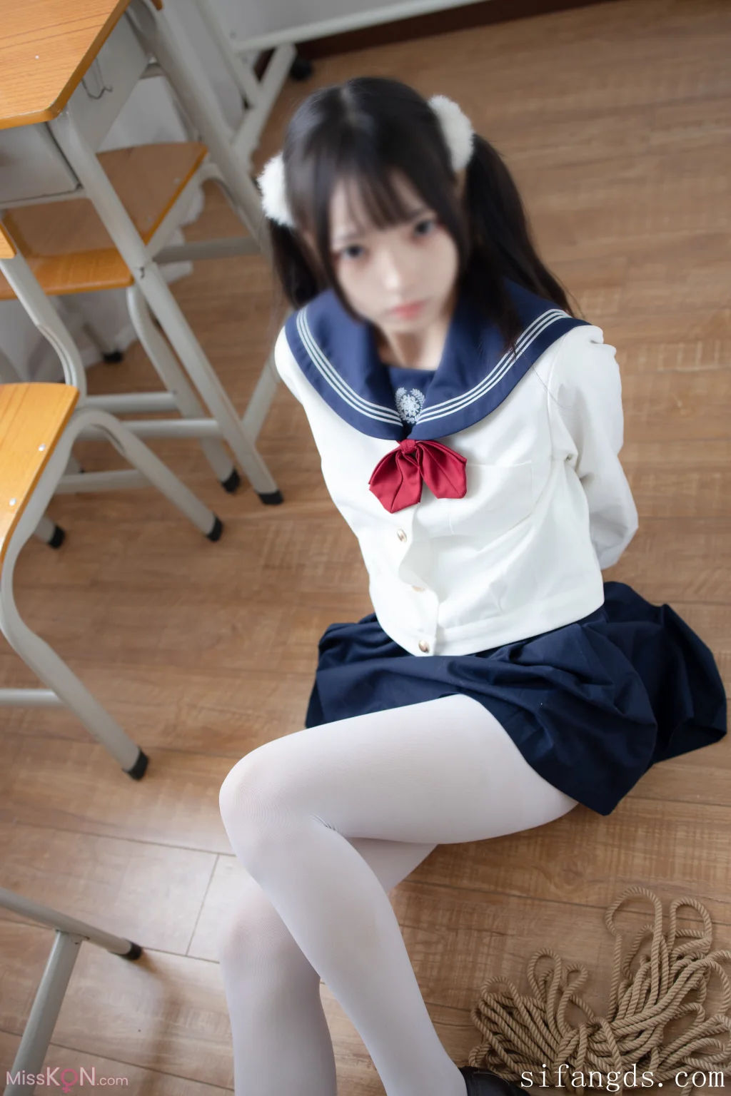[森萝财团写真] 默陌 R18 内部定制 JK制服教室束缚 (125 photos + 1 video) – Page 3