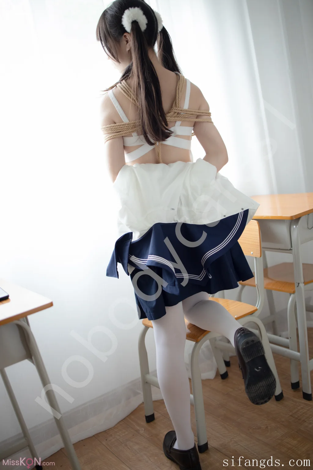 [森萝财团写真] 默陌 R18 内部定制 JK制服教室束缚 (125 photos + 1 video) – Page 3