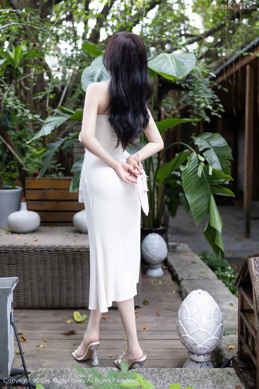 XIUREN No.8926 – 8940 (1211 photos)