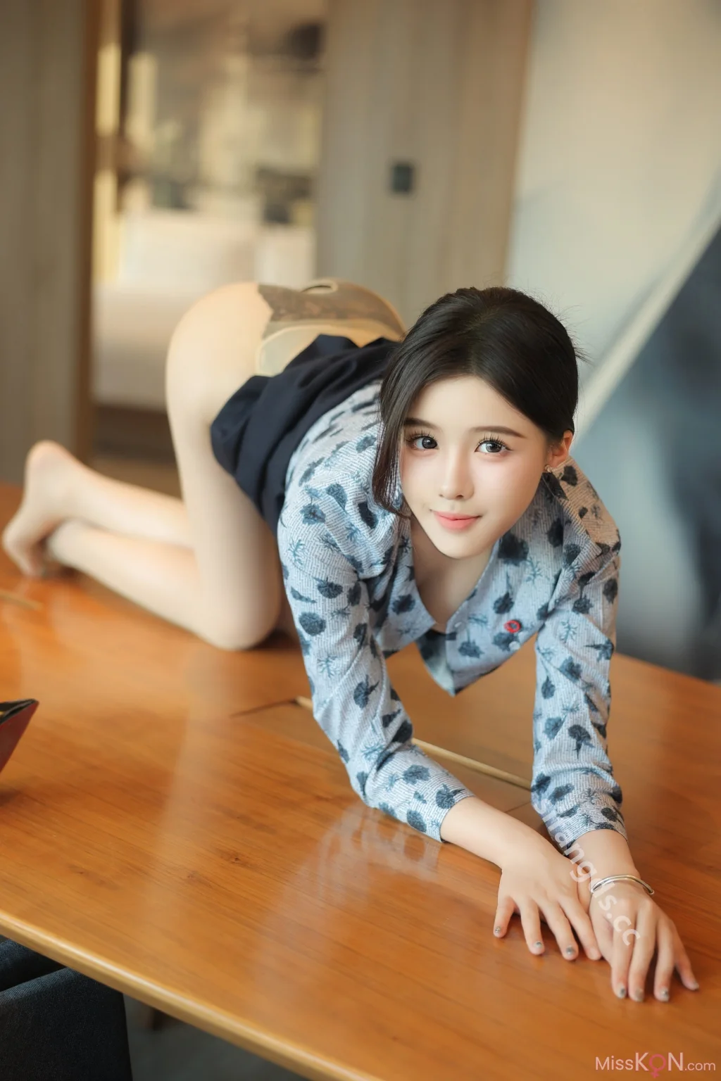[XR Uncensored] 袁圆: R18 秀人网模特 空姐+S (83 photos ) - ( Page 1 / 5 )