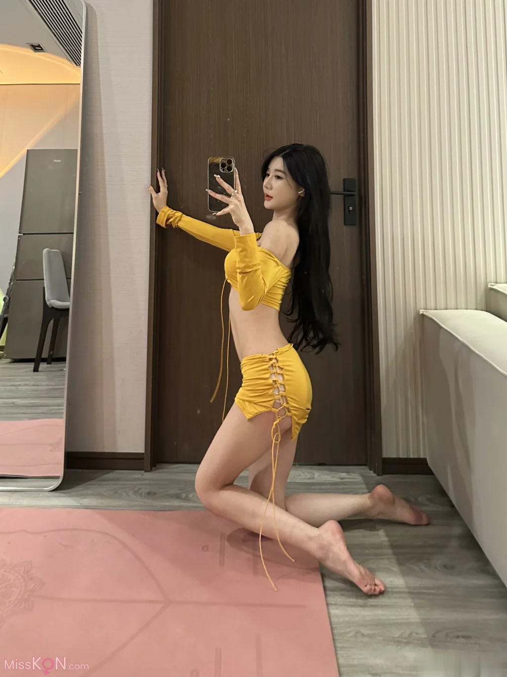黎允熙baby: 柠檬黄 (36 photos) - ( Page 1 / 2 )