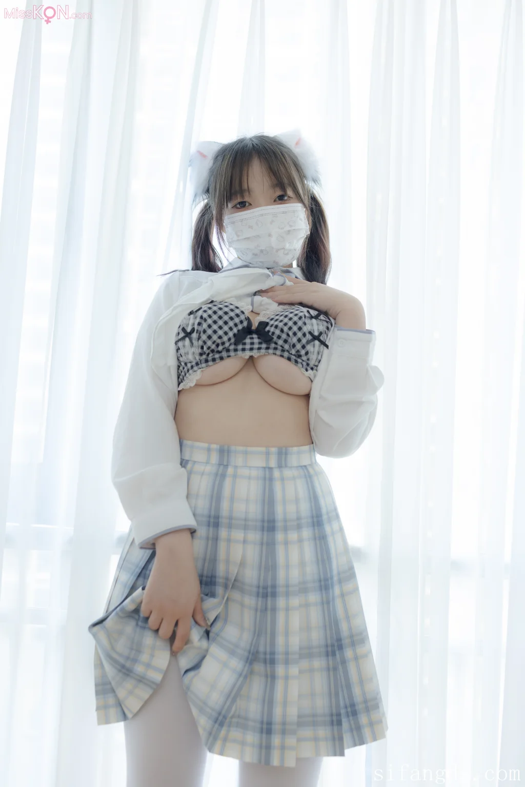 [森萝财团写真] 小安 R18 JK白丝 (180 ảnh ) - ( Page 1 / 3 )