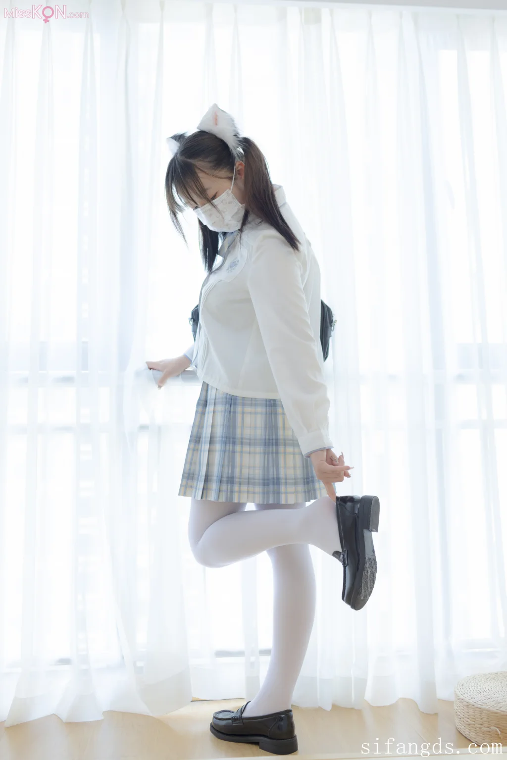 [森萝财团写真] 小安 R18 JK白丝 (180 ảnh ) - ( Page 1 / 3 )