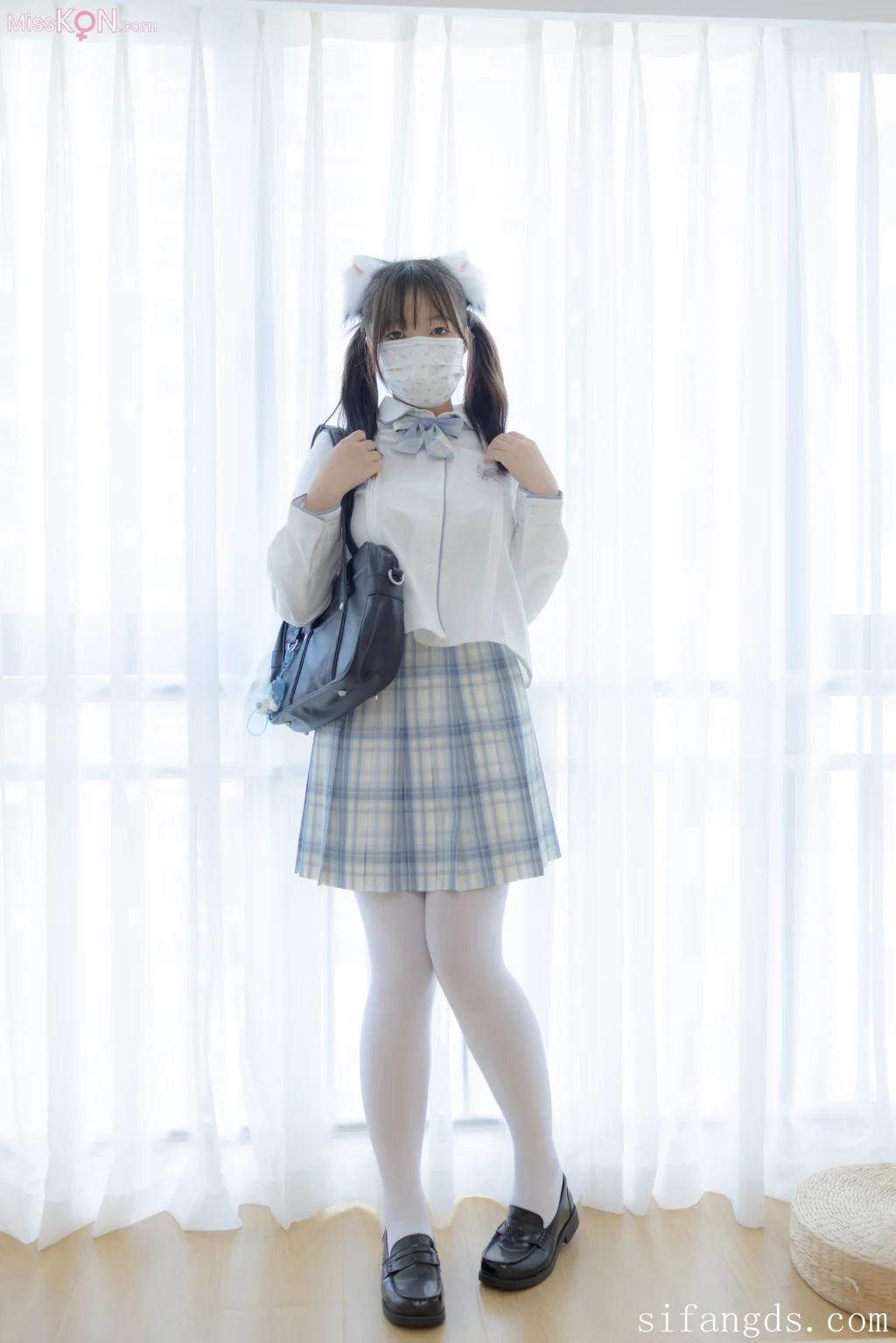 [森萝财团写真] 小安 R18 JK白丝 (180 ảnh ) - ( Page 1 / 3 )