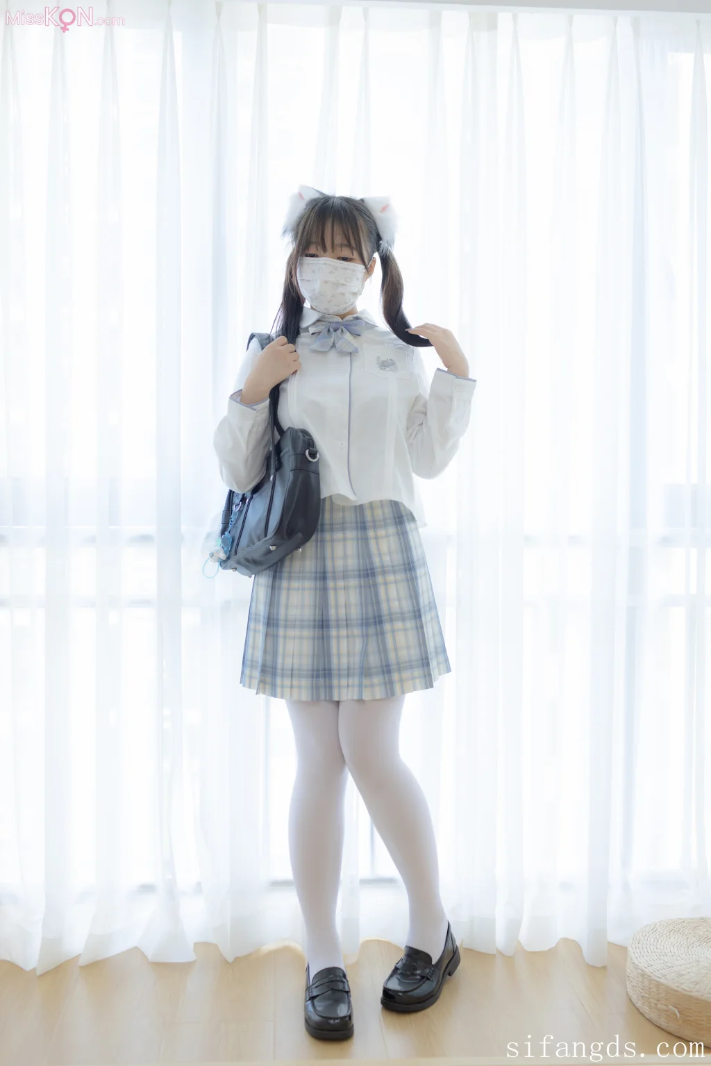 [森萝财团写真] 小安 R18 JK白丝 (180 ảnh ) - ( Page 1 / 3 )