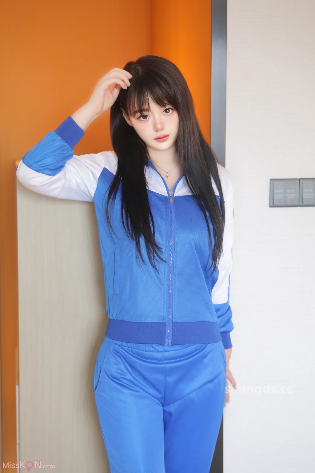 [XR Uncensored] 陈柒柒: R18 秀人网模特 清纯学生装 (87 ảnh) - ( Page 1 / 5 )