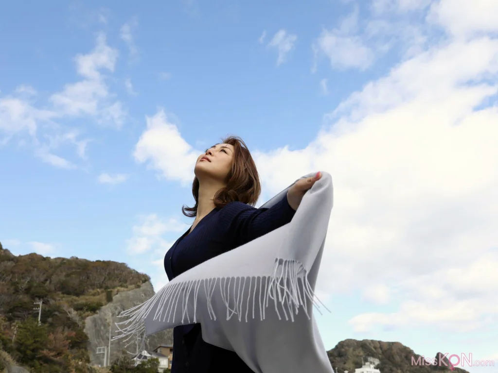 [JP] Atsuko Okamoto (岡元あつこ): ギュッと抱きしめて (58 photos)