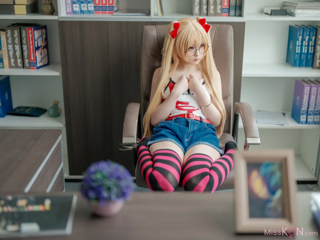 Coser@幼水铃衣: 鬼父 秋月爱莉 (82 photos)