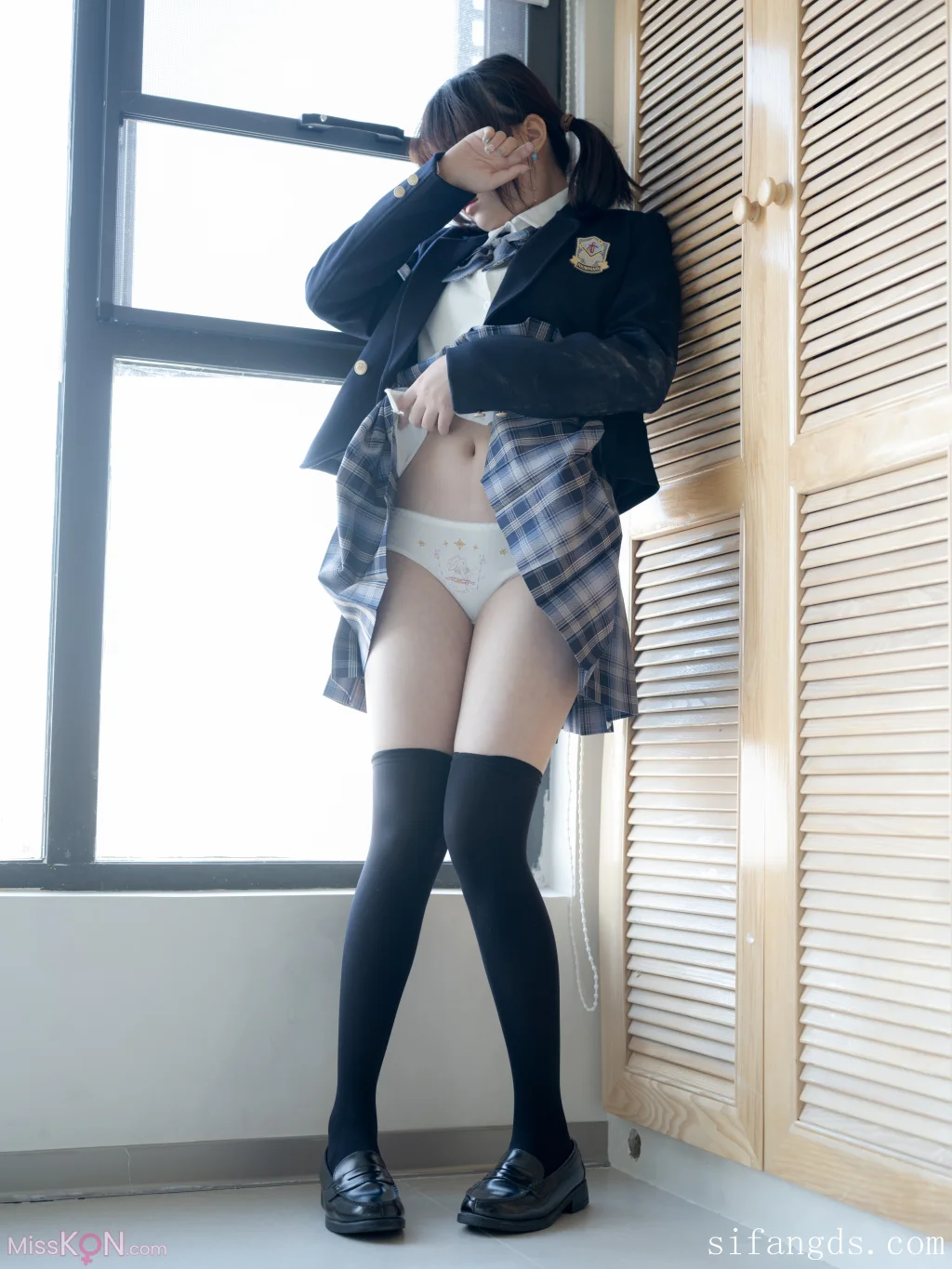 [森萝财团写真] 小安 R18 内部定制 JK制服浴缸 (105 ảnh ) - ( Page 1 / 3 )