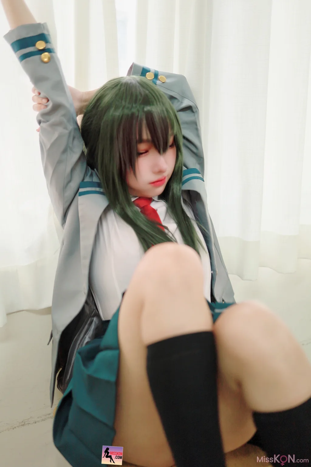 Coser@慕慕Momo: 學生服 [自慰+啪啪] (30 photos )