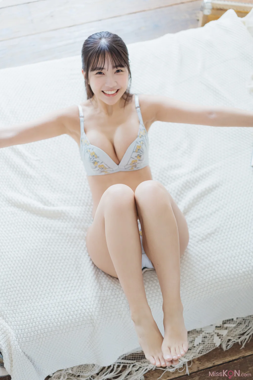 [JP] Amau Kisumi (天羽希純): こっち見ていいよ (48 photos)