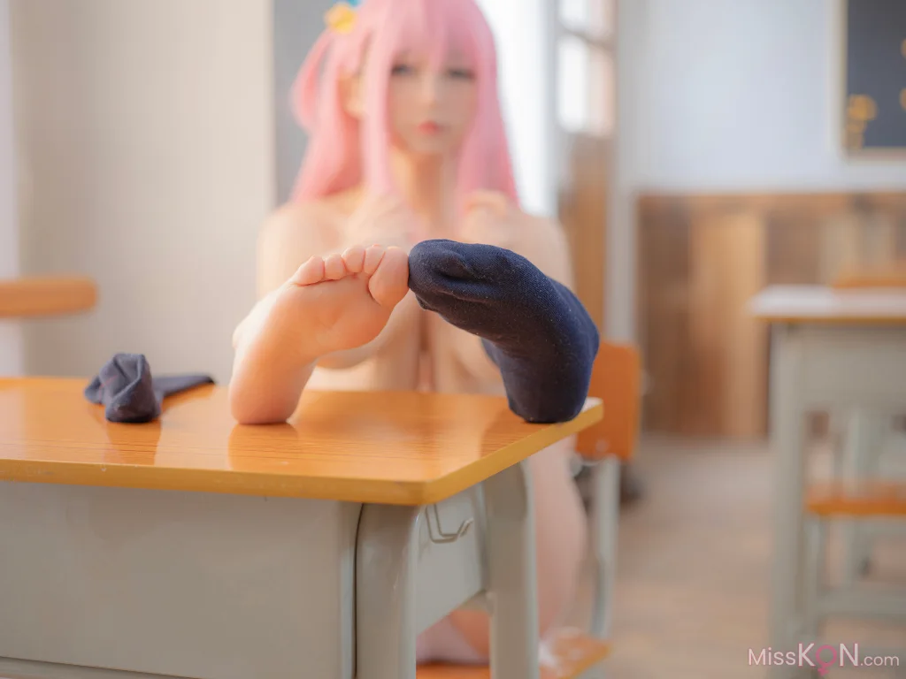 Coser@NAGISA魔物喵: ぼっち・ざ・ろっく (80 photos)