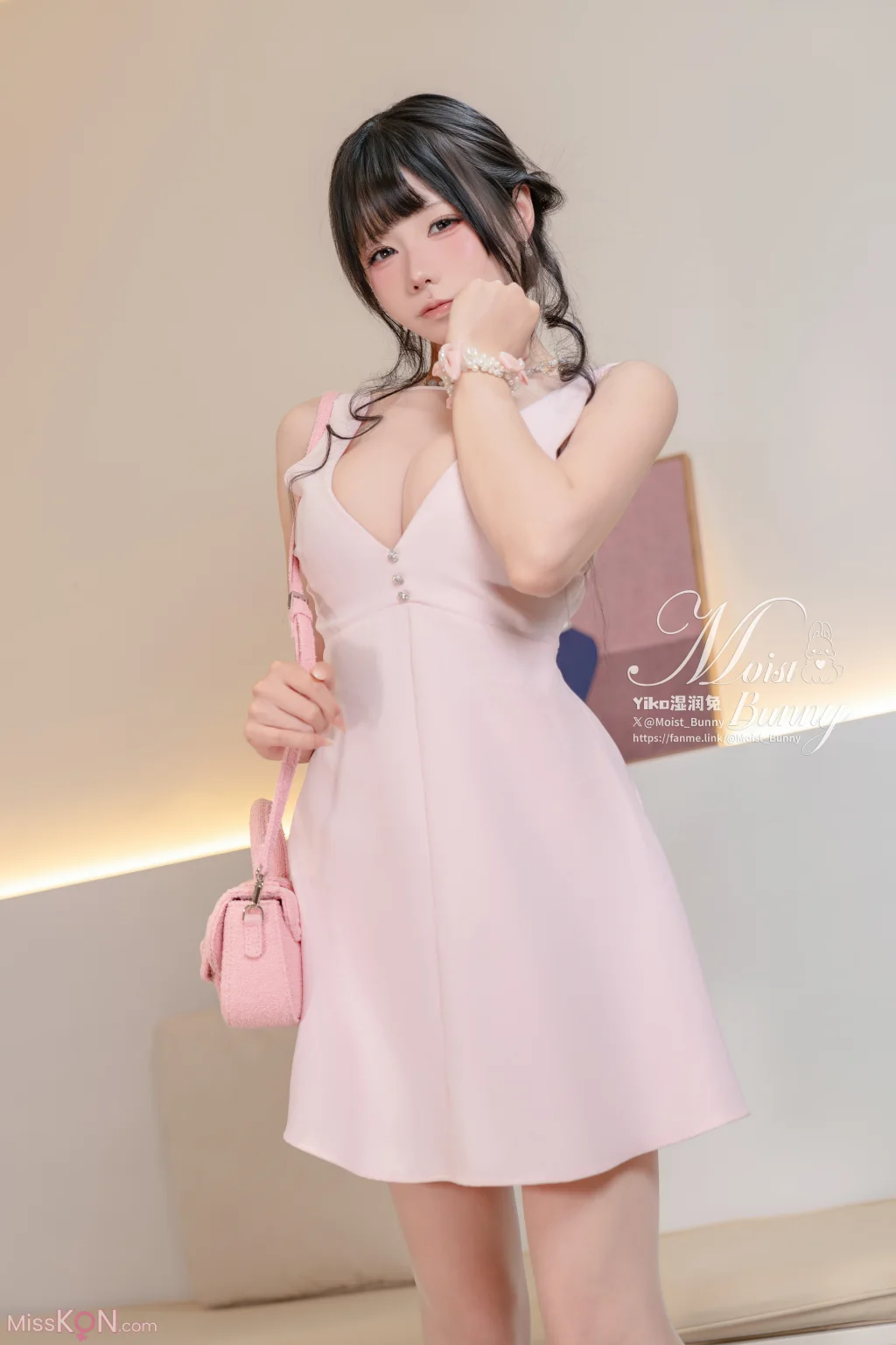 Coser@黏黏团子兔: 04月作品『决胜内衣』 脸红的思春期 (157 photos + 1 video)