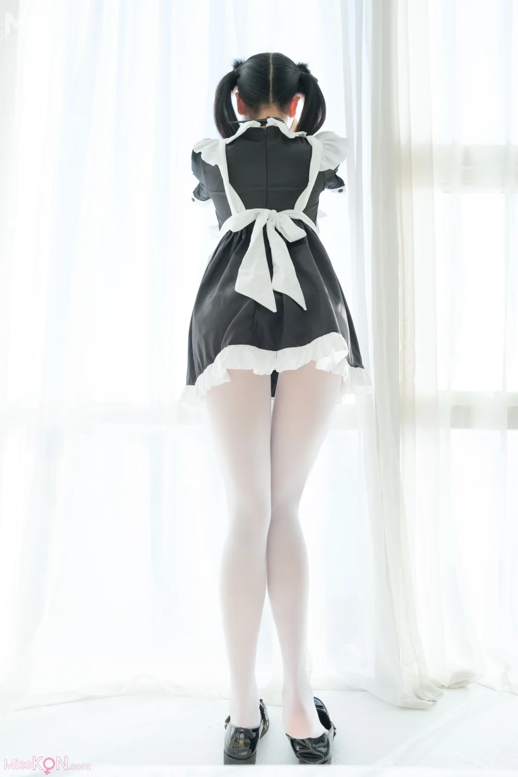 Coser@稚乖画册: 赤西夜夜 – 女仆 (84 photos)