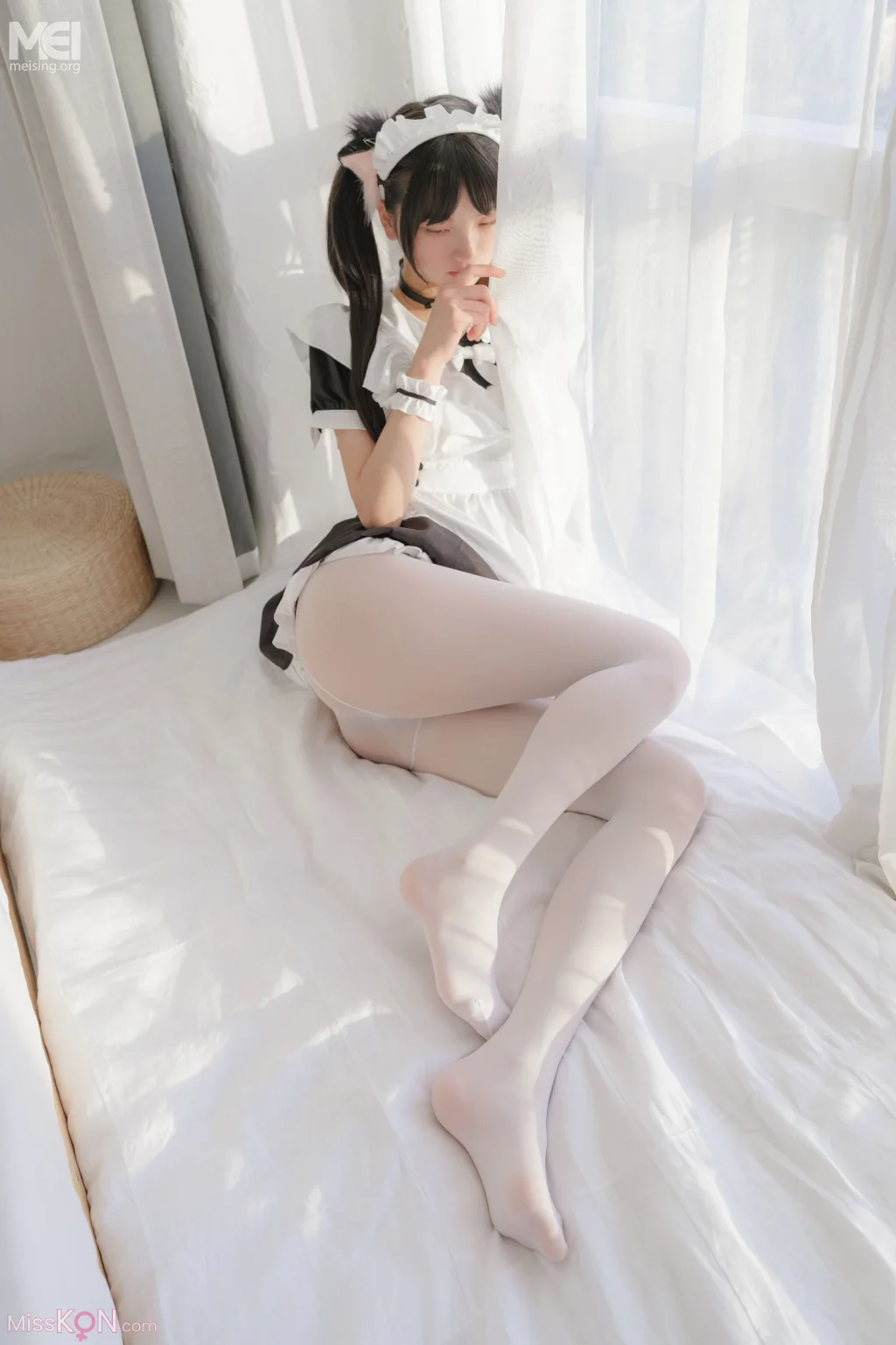 Coser@稚乖画册: 赤西夜夜 – 女仆 (84 photos)