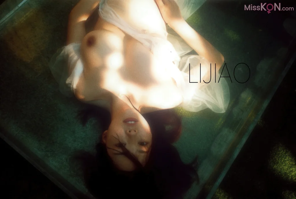 LIJIAO李娇 Vol.007: 情色唯美露脸极品女体艺术私拍 (50 photos)