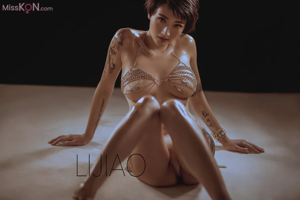 LIJIAO李娇 Vol.008: 情色唯美露脸极品女体艺术私拍 (49 photos)