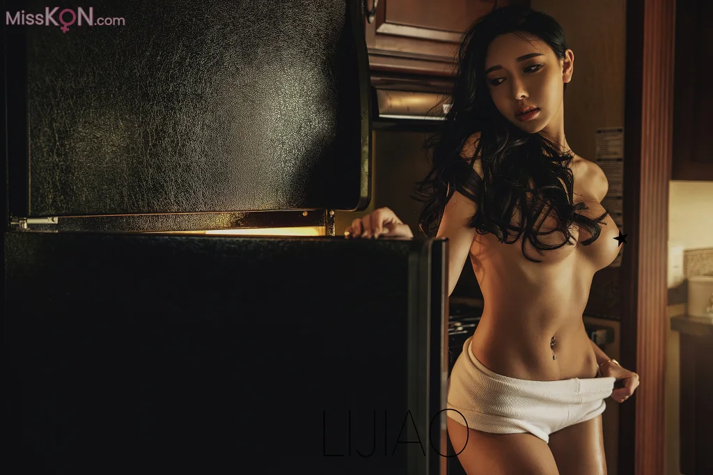 LIJIAO李娇 Vol.008: 情色唯美露脸极品女体艺术私拍 (49 photos)