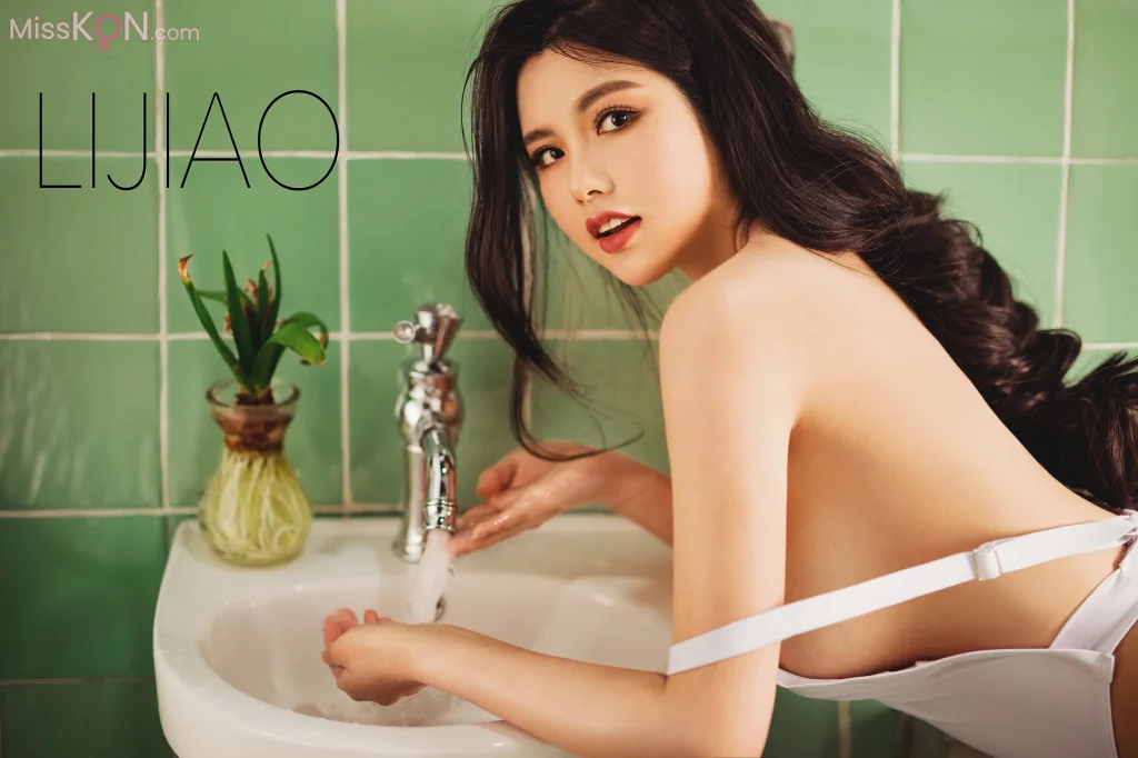 LIJIAO李娇 Vol.008: 情色唯美露脸极品女体艺术私拍 (49 photos)