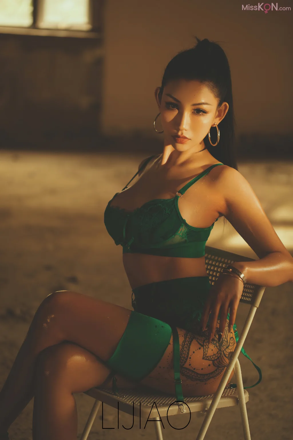 LIJIAO李娇 Vol.009: 情色唯美露脸极品女体艺术私拍 (50 photos)