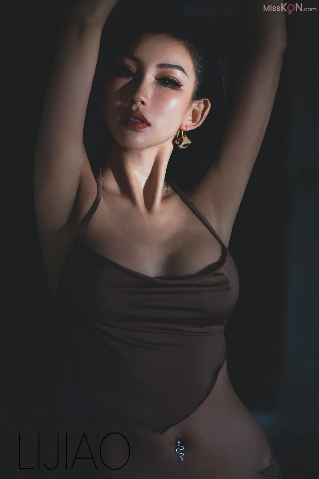 LIJIAO李娇 Vol.009: 情色唯美露脸极品女体艺术私拍 (50 photos)