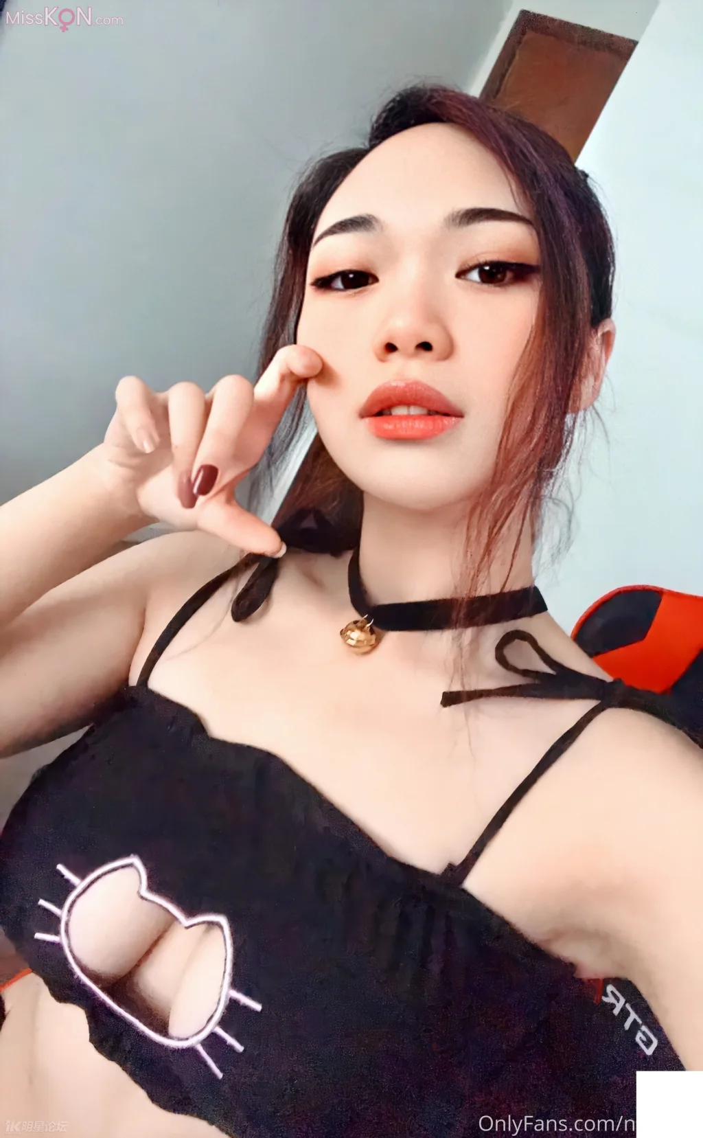 MeiKou (meikoui): OnlyFan极品女神 她是谁的公主？ (125 photos)