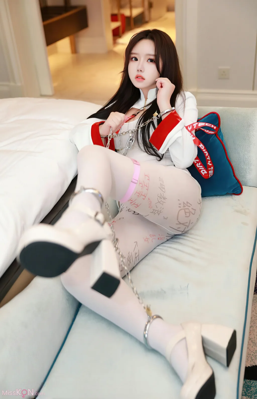 [XR Uncensored] 小薯条nienie: R18 秀人网模特 甜蜜束缚 (91 photos)