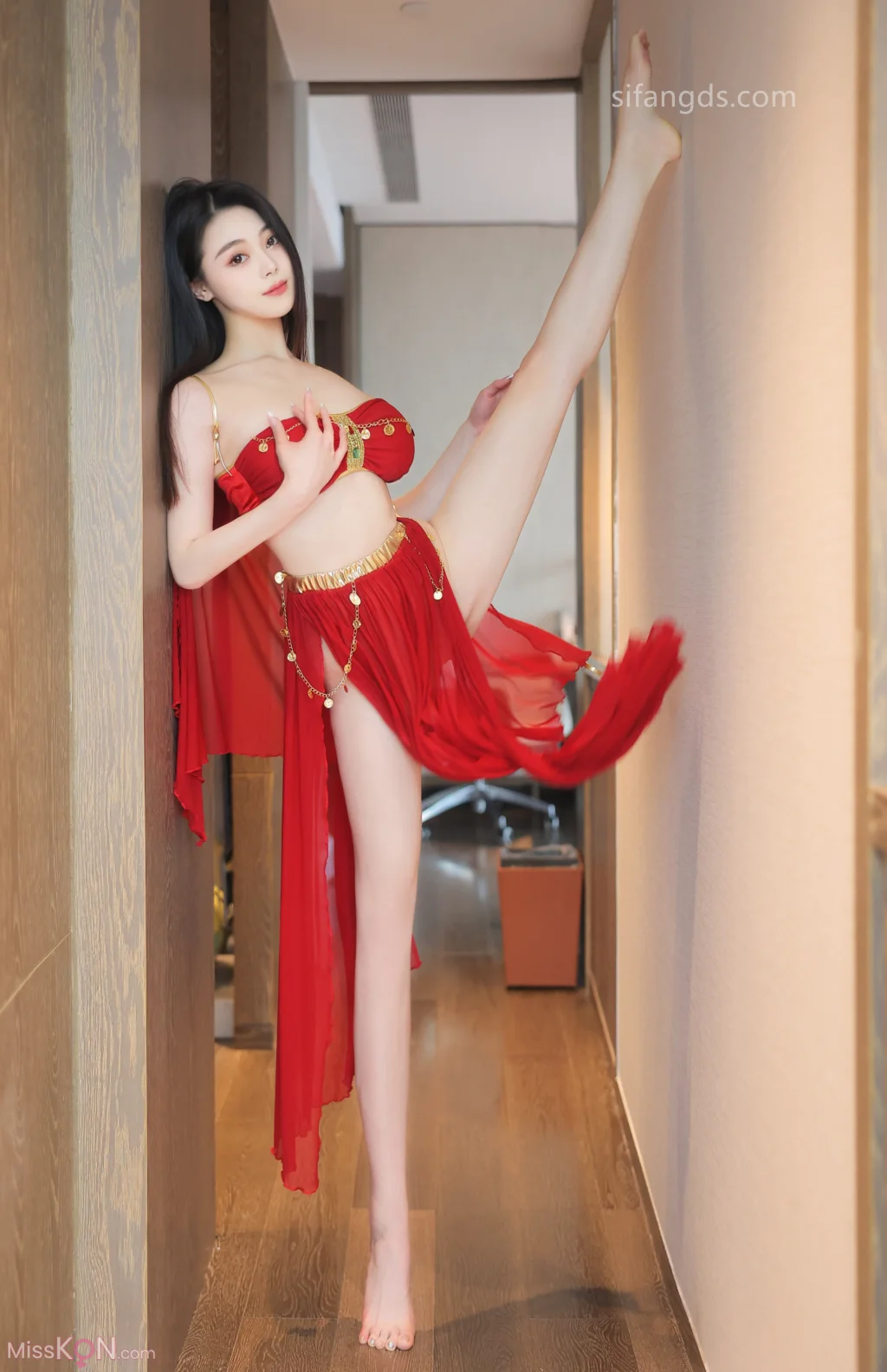 [XR Uncensored] 清妙: R18 秀人网模特 红色舞裙+S (93 ảnh ) - ( Page 1 / 5 )