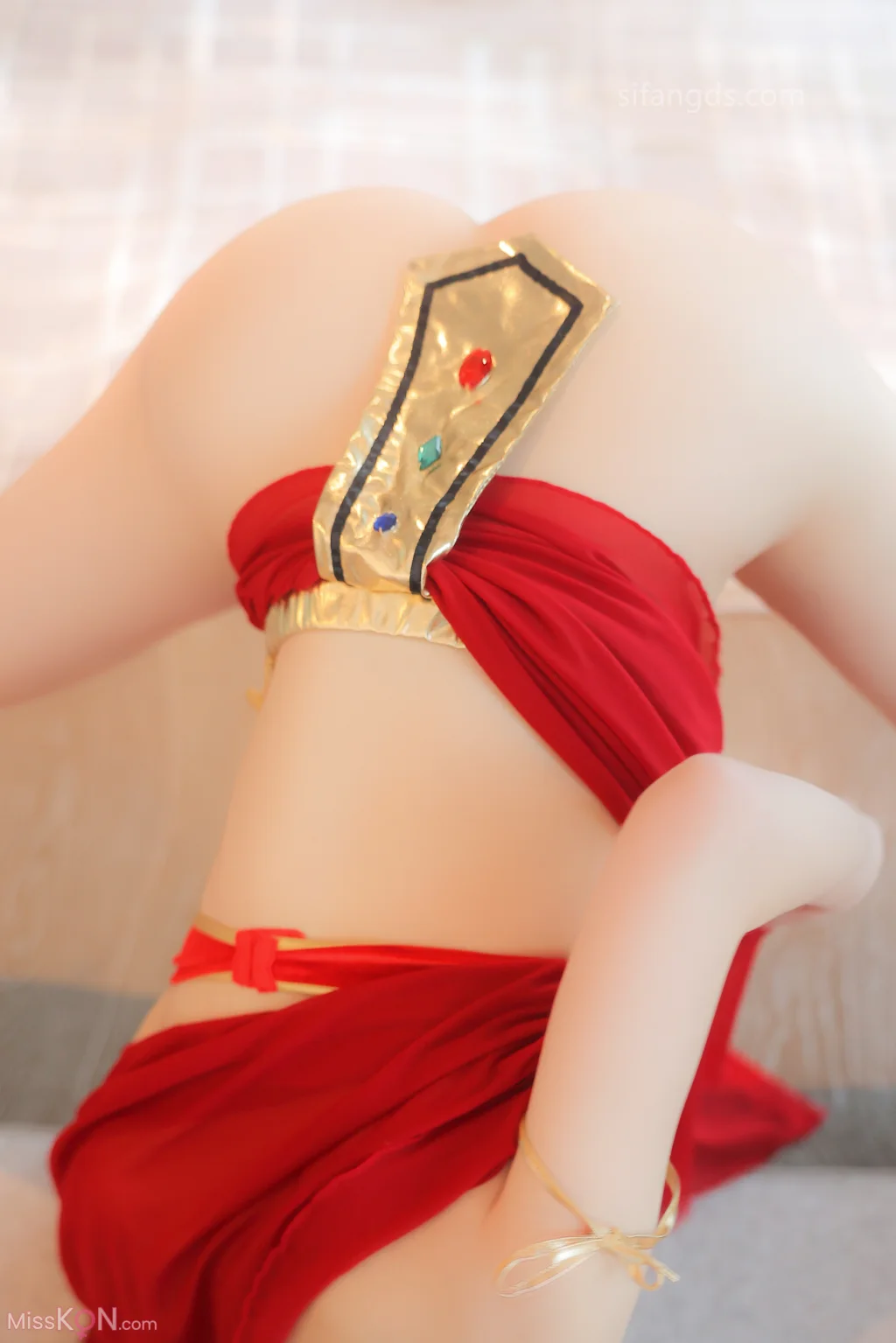 [XR Uncensored] 清妙: R18 秀人网模特 红色舞裙+S (93 photos )