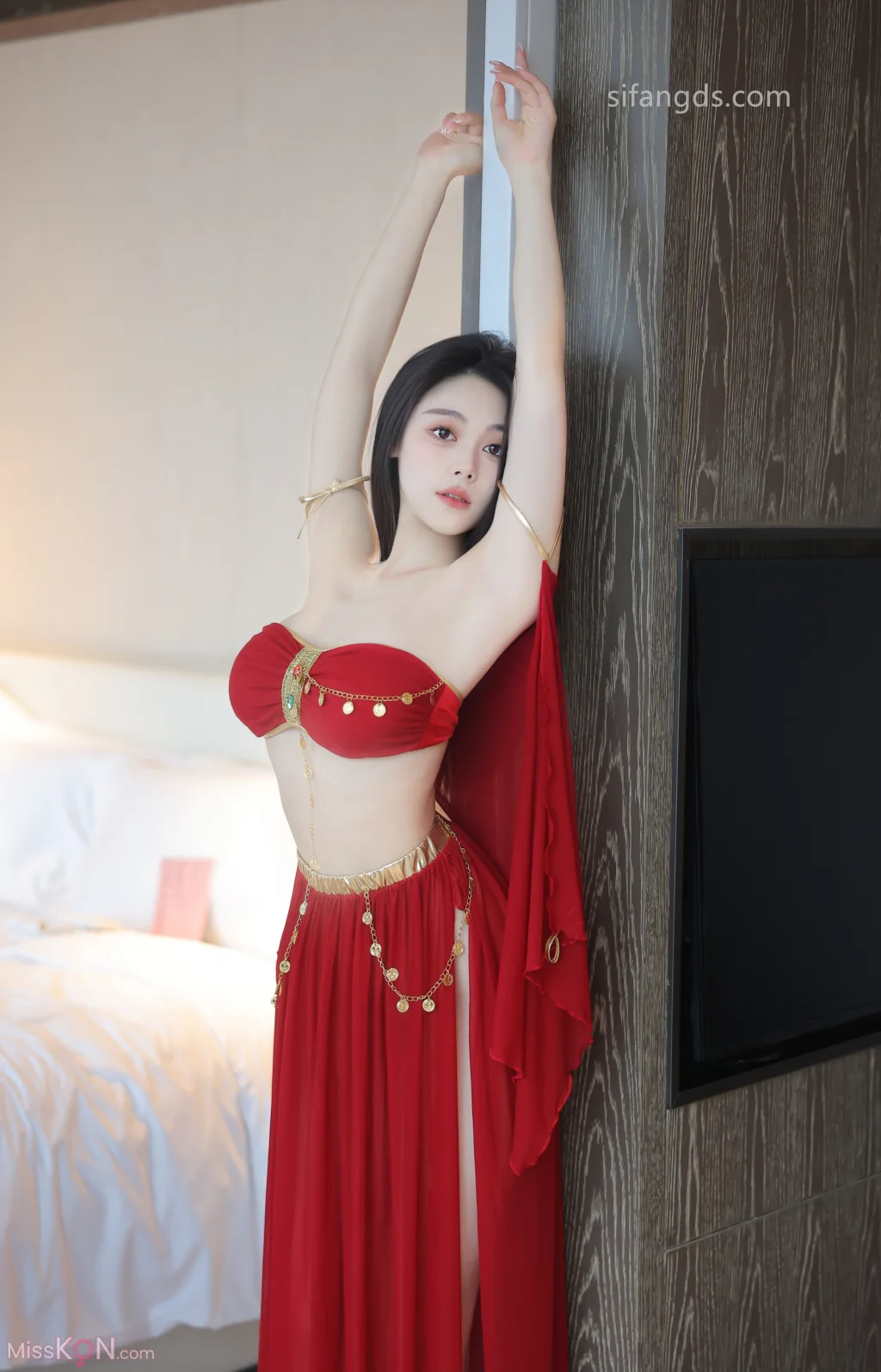 [XR Uncensored] 清妙: R18 秀人网模特 红色舞裙+S (93 photos )