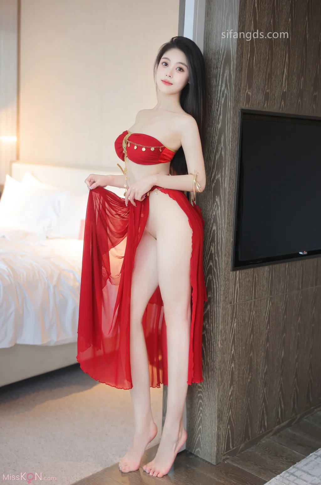[XR Uncensored] 清妙: R18 秀人网模特 红色舞裙+S (93 photos )
