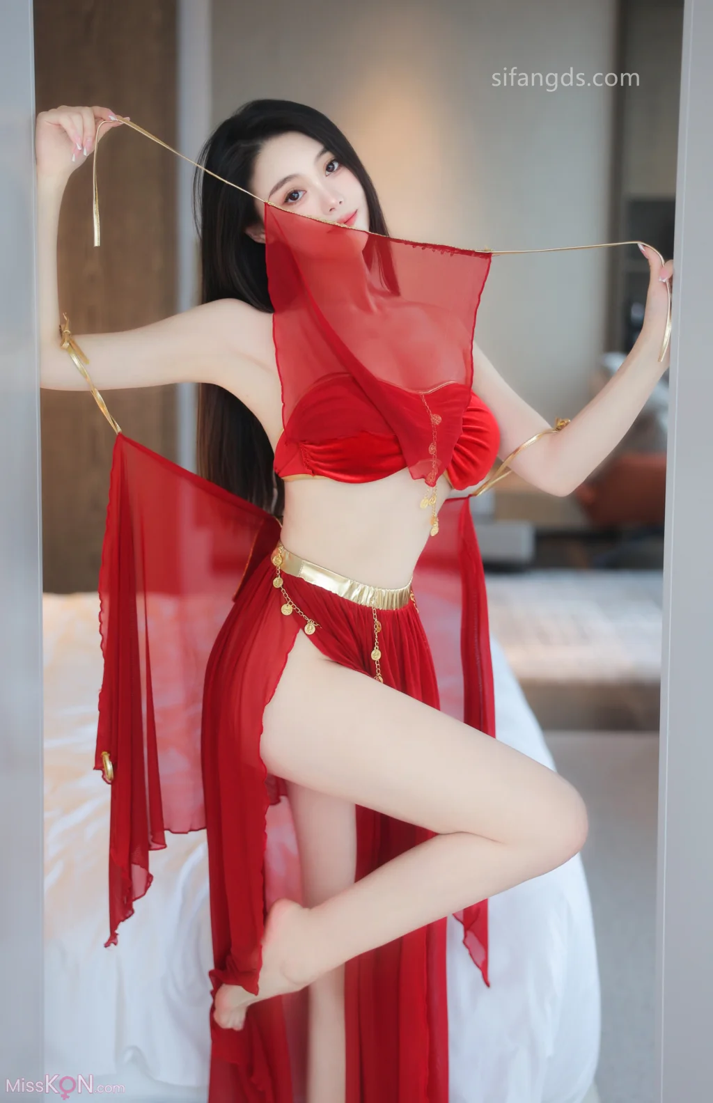[XR Uncensored] 清妙: R18 秀人网模特 红色舞裙+S (93 photos )