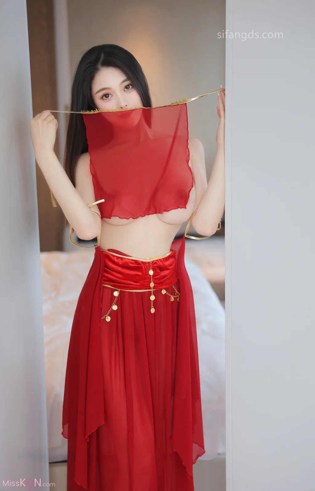 [XR Uncensored] 清妙: R18 秀人网模特 红色舞裙+S (93 photos )