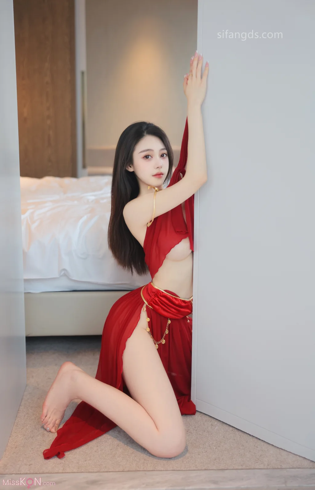 [XR Uncensored] 清妙: R18 秀人网模特 红色舞裙+S (93 photos )