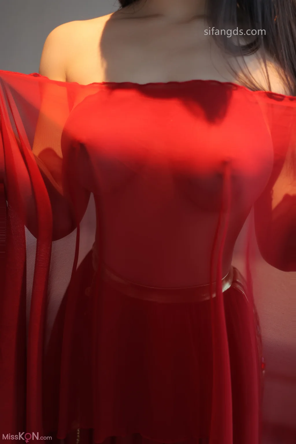 [XR Uncensored] 清妙: R18 秀人网模特 红色舞裙+S (93 photos )