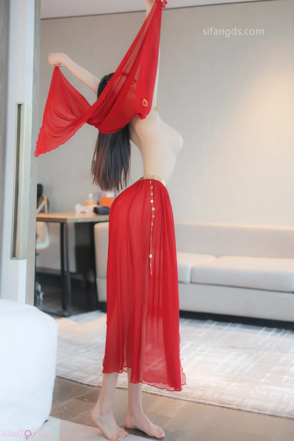[XR Uncensored] 清妙: R18 秀人网模特 红色舞裙+S (93 photos )