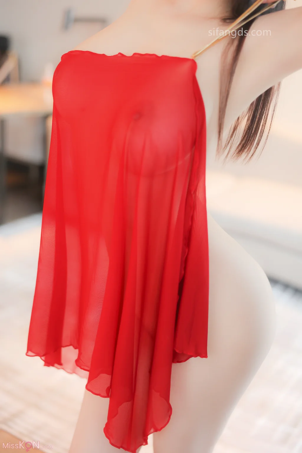 [XR Uncensored] 清妙: R18 秀人网模特 红色舞裙+S (93 photos )