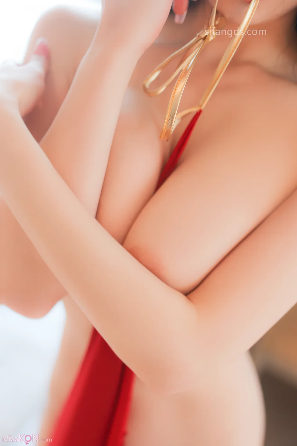 [XR Uncensored] 清妙: R18 秀人网模特 红色舞裙+S (93 photos )