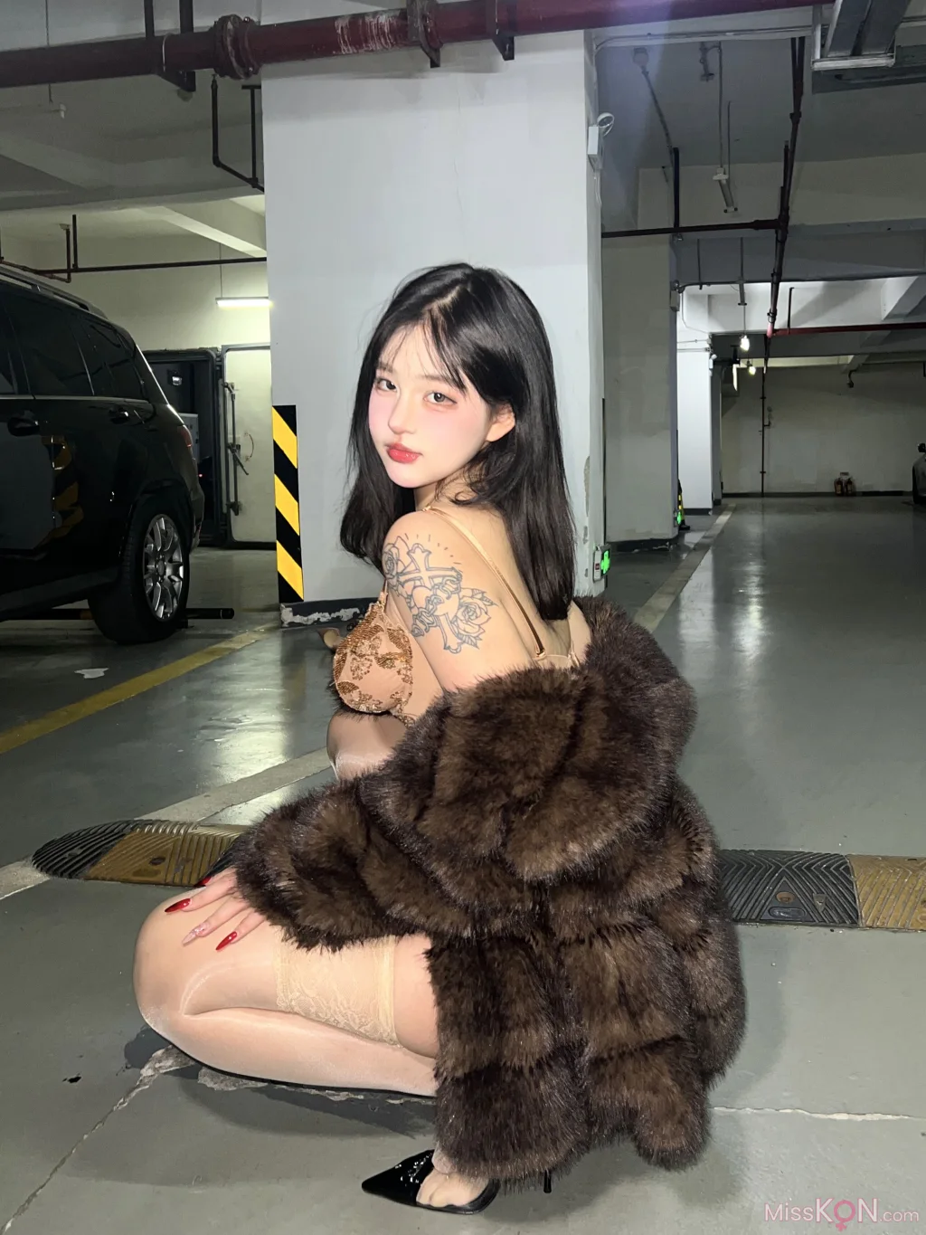 小u优优子: 2024 Collection (96 photos + 1 video)