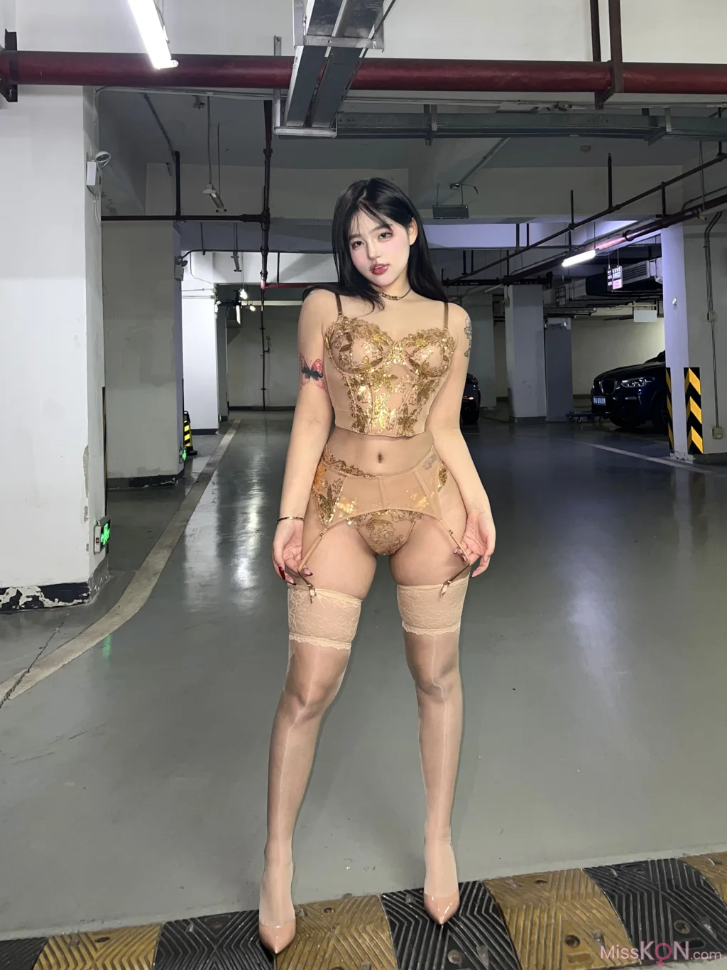 小u优优子: 2024 Collection (96 photos + 1 video)