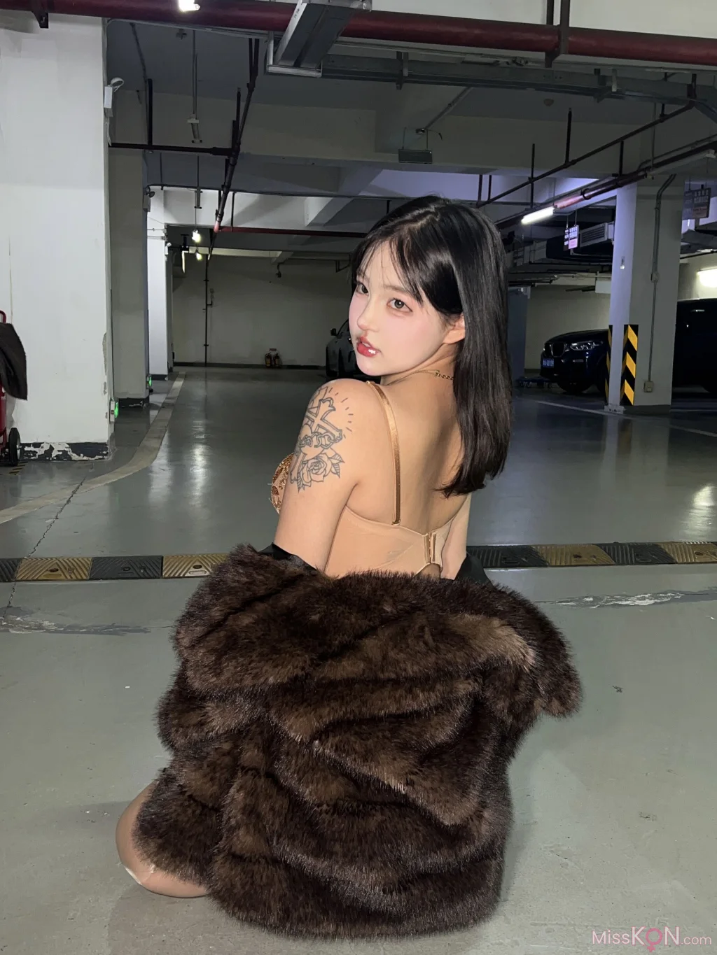 小u优优子: 2024 Collection (96 photos + 1 video)