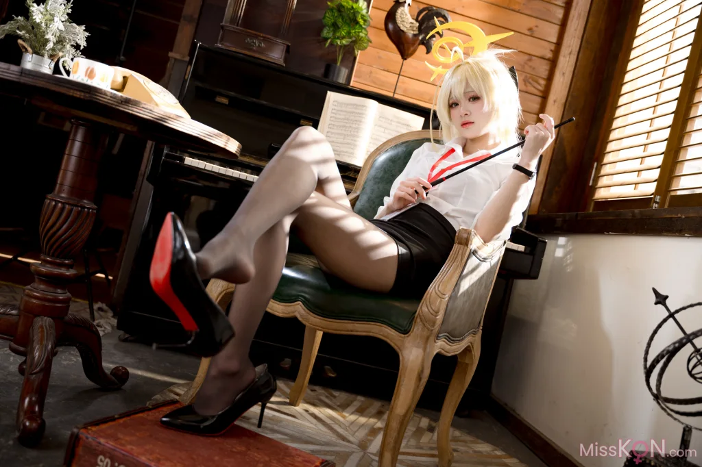 Coser@九柒喵: 笑面教授OL制服 (53 photos)