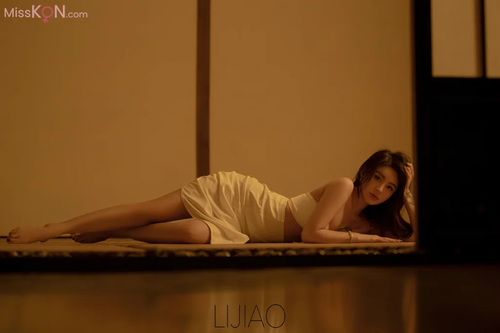 LIJIAO李娇 Vol.010: 情色唯美露脸极品女体艺术私拍 (53 photos)