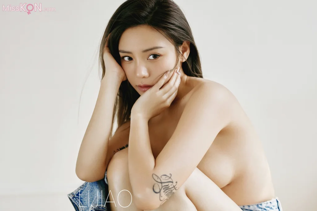 LIJIAO李娇 Vol.011: 情色唯美露脸极品女体艺术私拍 (49 photos)