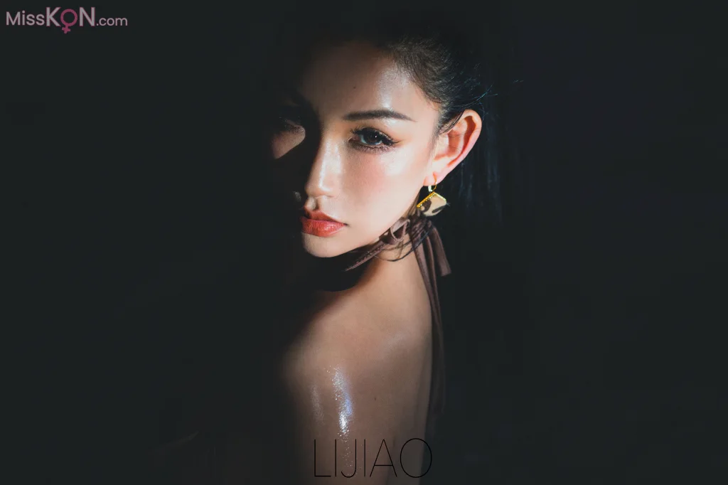 LIJIAO李娇 Vol.011: 情色唯美露脸极品女体艺术私拍 (49 photos)
