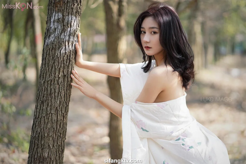夕颜: 雪白肌肤女神 大尺度福利 (78 photos )