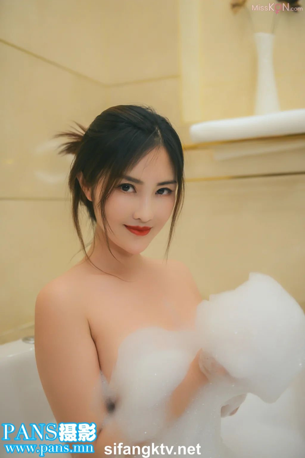 kiki &amp; 佳琪 &amp; 艾米: PANS 極品 反差 女神 模特 大尺度 (95 ảnh )