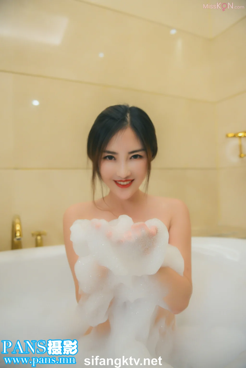 kiki &amp; 佳琪 &amp; 艾米: PANS 極品 反差 女神 模特 大尺度 (95 ảnh )