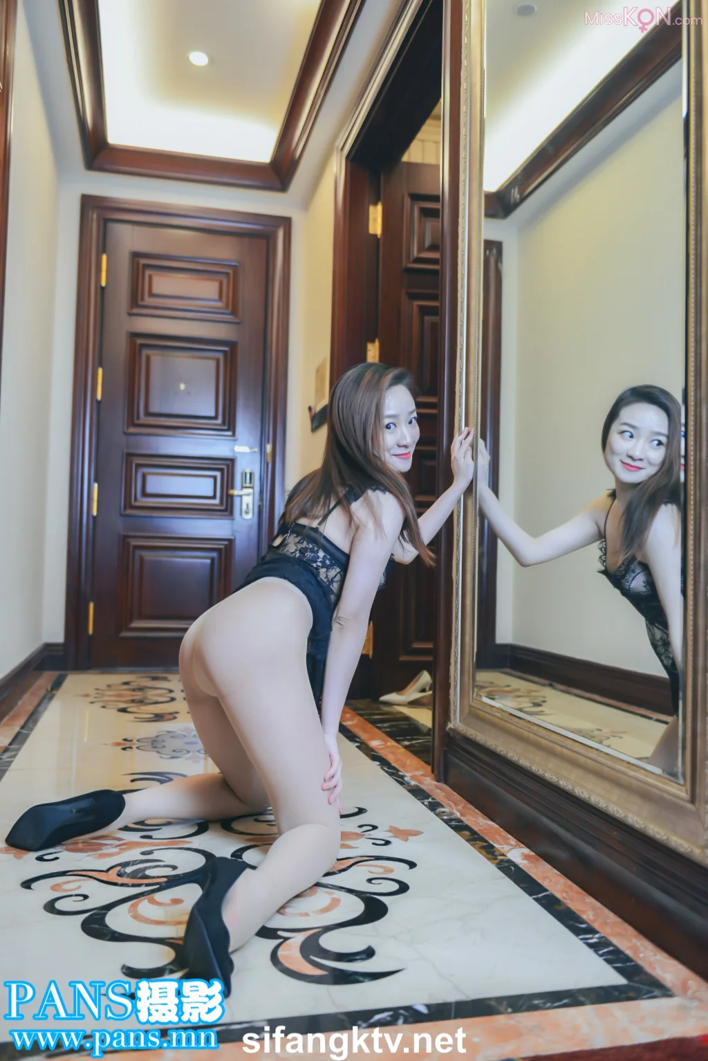 kiki &amp; 佳琪 &amp; 艾米: PANS 極品 反差 女神 模特 大尺度 (95 photos )
